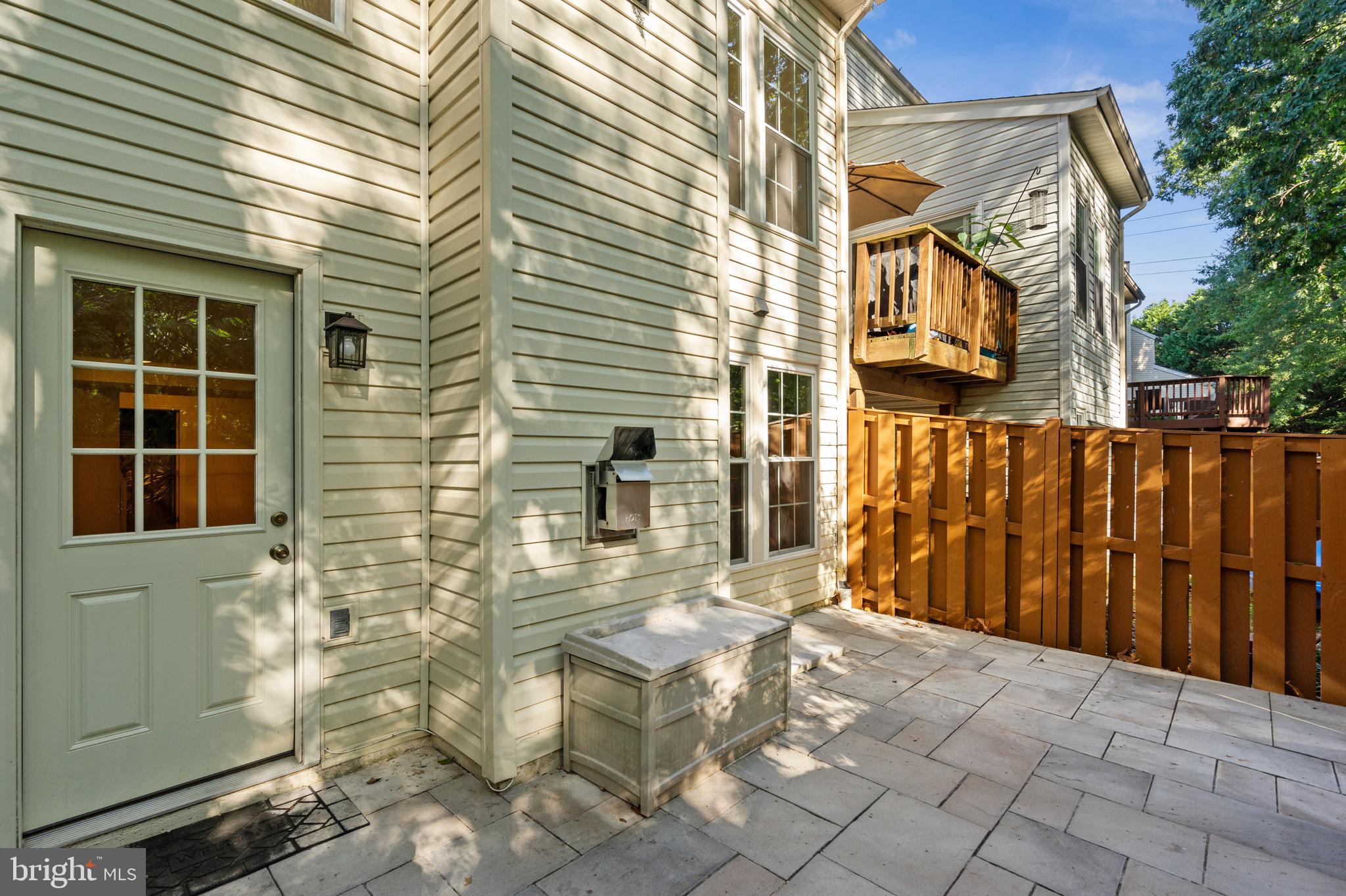 7728 Effingham Square Alexandria, VA 22315 - Photo 30 of 34 Rear patio