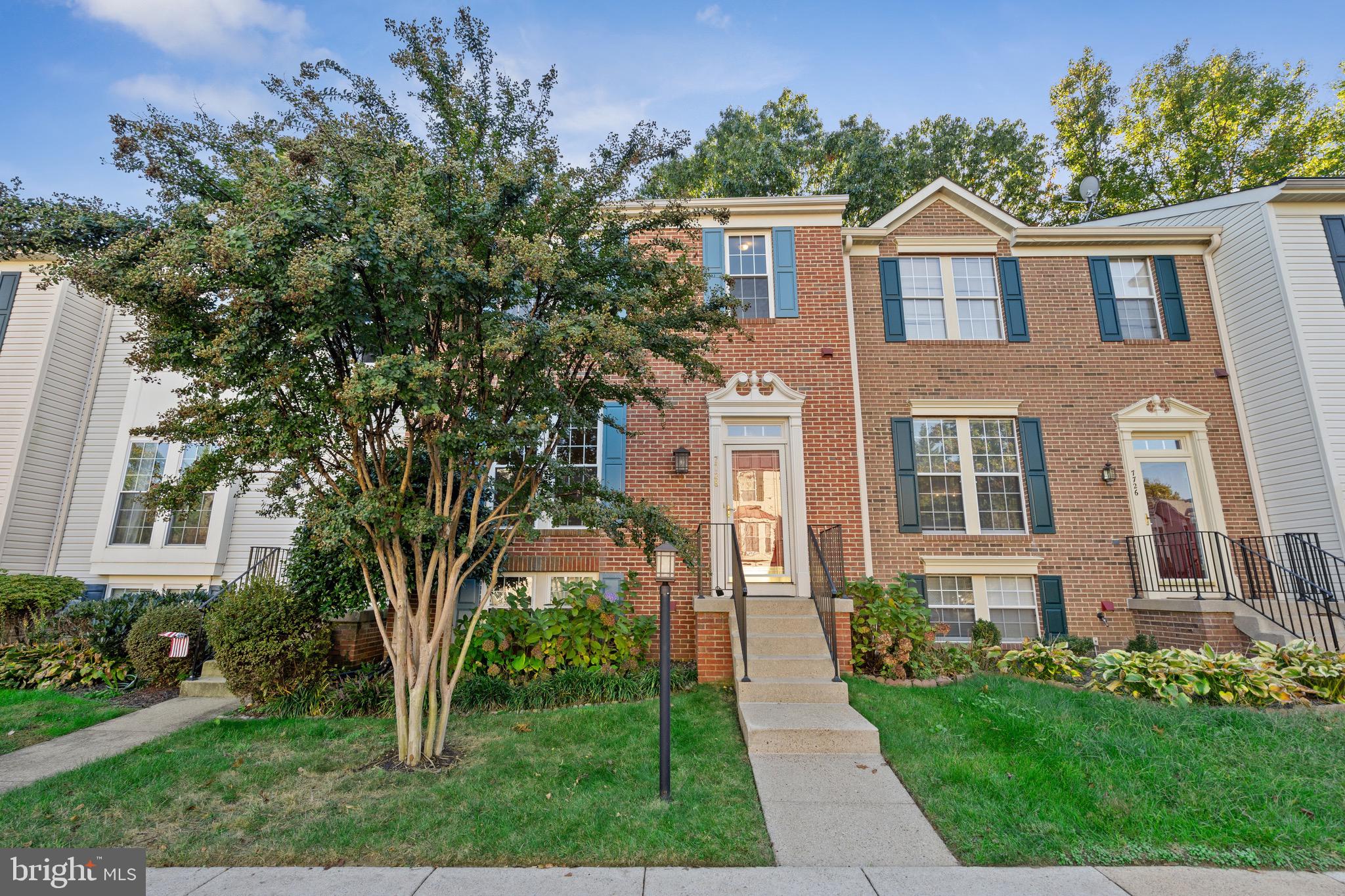 7728 Effingham Square Alexandria, VA 22315 - Photo 3 of 34