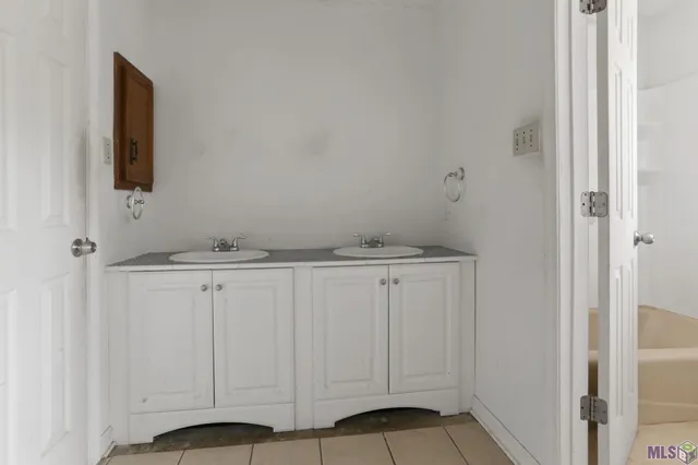 $199,900 | 1425 Shadybrook Drive, Baton Rouge, LA 70816