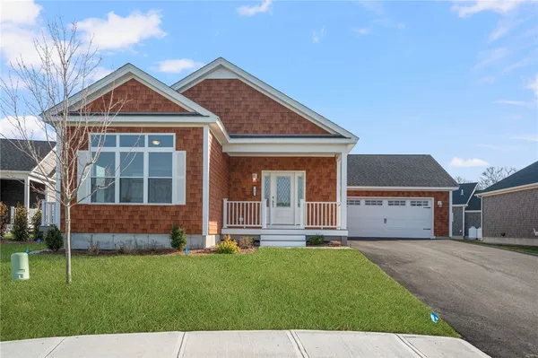 $899,000 | 19 Caddy's Boulevard, South Kingstown, RI 02879