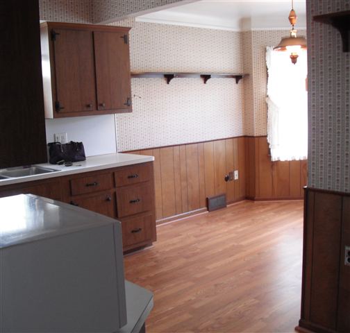 1737 Roslyn Road Grosse Pointe, MI 48236 - Photo 9 of 17 31096692-8.JPG