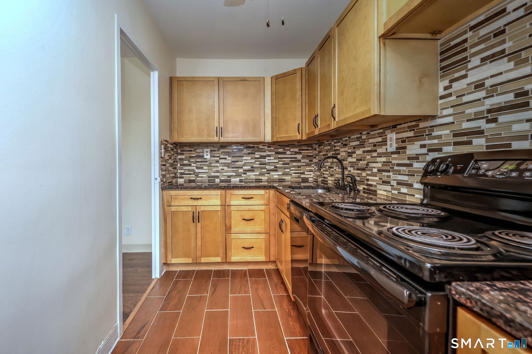 80 Cartright Street, Unit 5D Bridgeport, CT 06604 - Photo 9 of 31