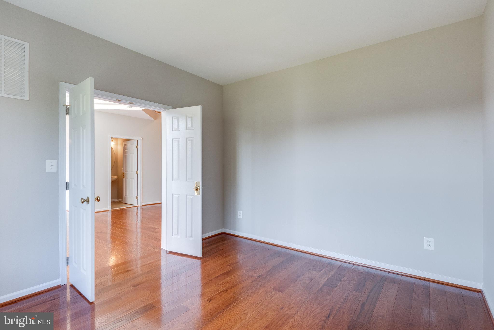 43549 Lucketts Bridge Circle Ashburn, VA 20148 - Photo 22 of 88