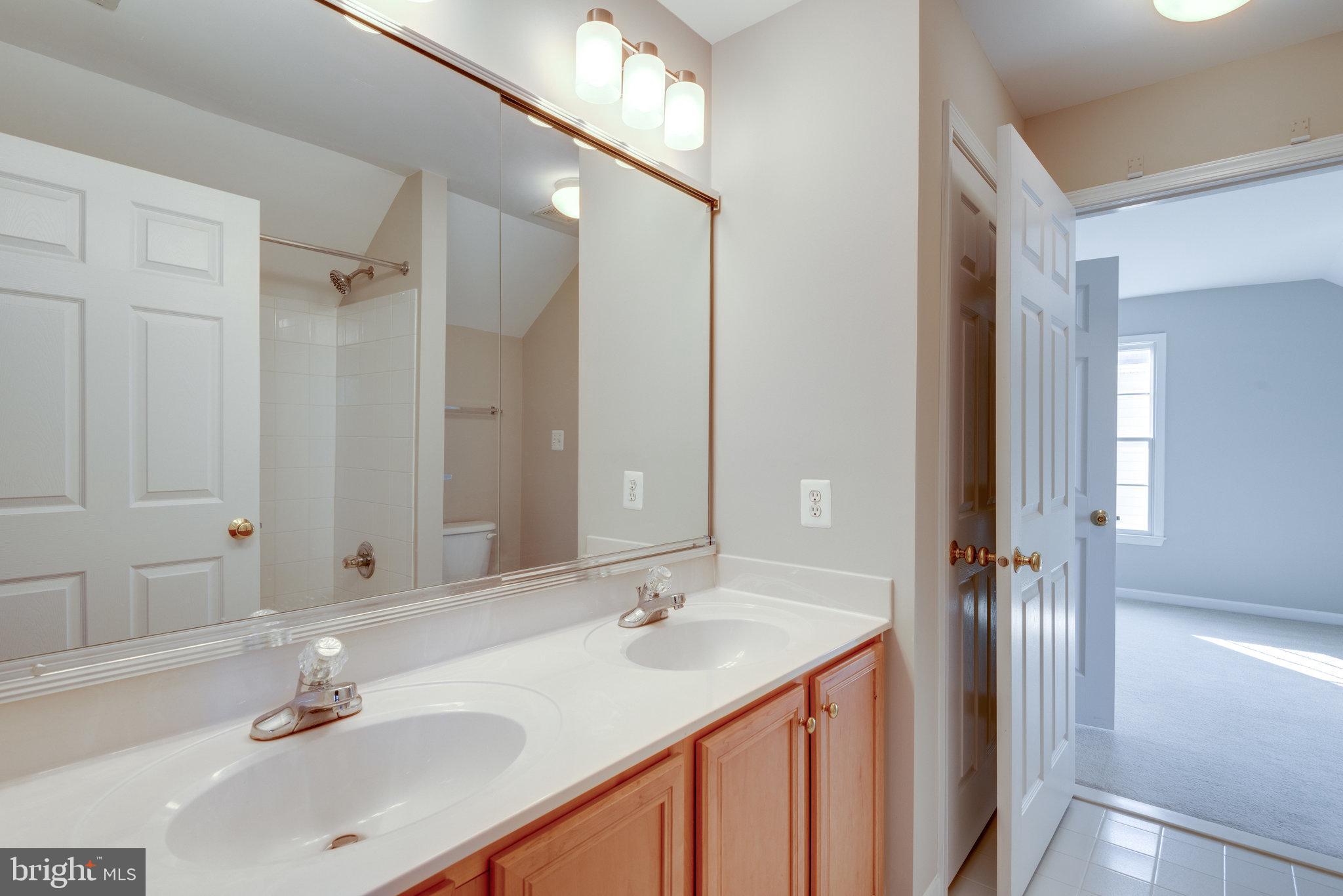 43549 Lucketts Bridge Circle Ashburn, VA 20148 - Photo 45 of 88