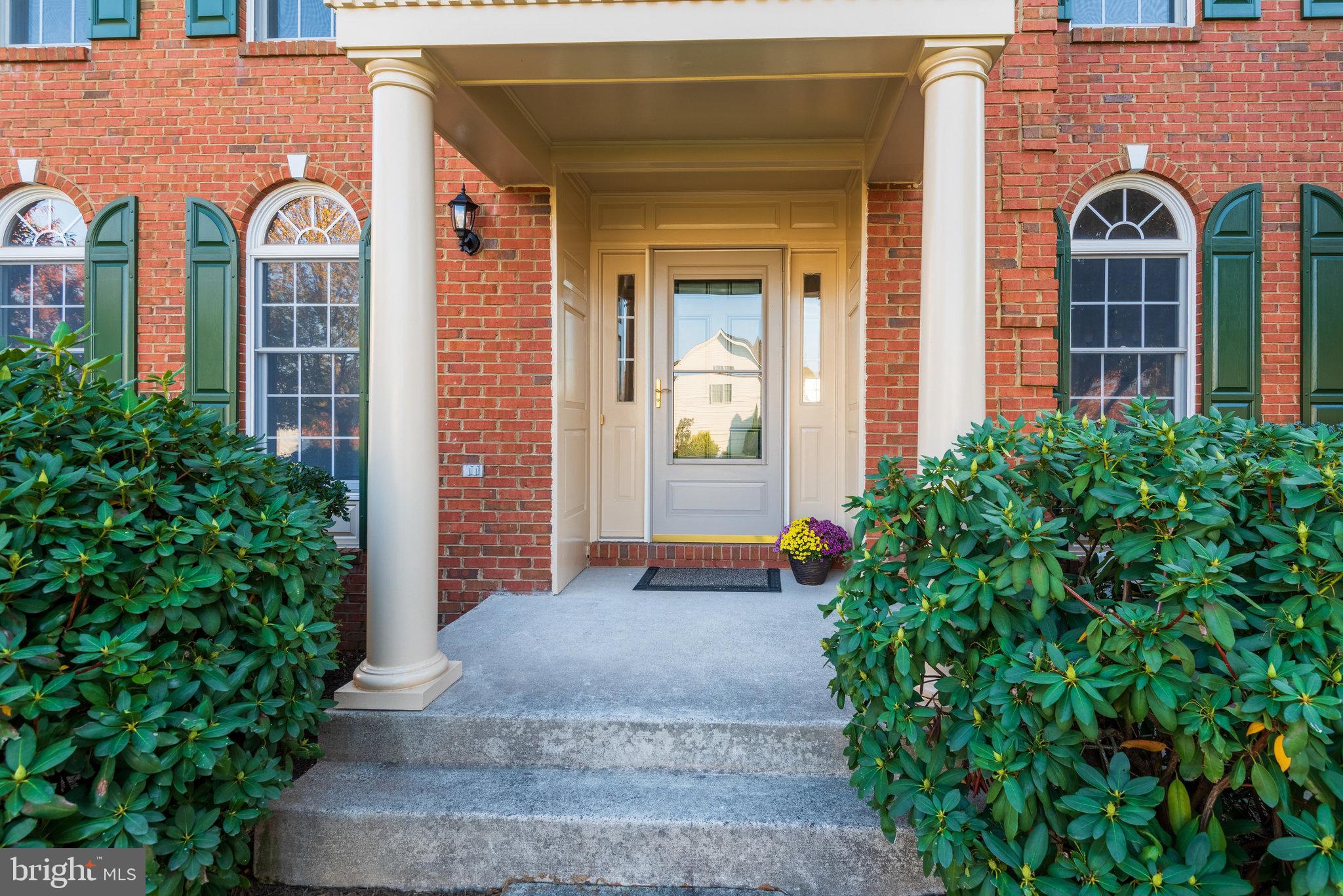 43549 Lucketts Bridge Circle Ashburn, VA 20148 - Photo 6 of 88