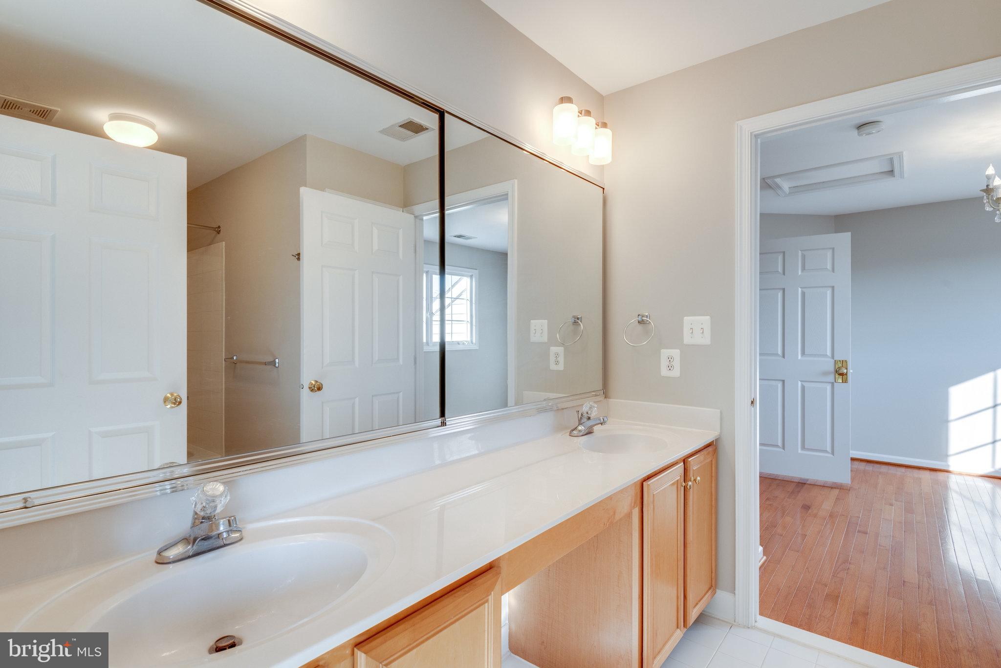 43549 Lucketts Bridge Circle Ashburn, VA 20148 - Photo 52 of 88