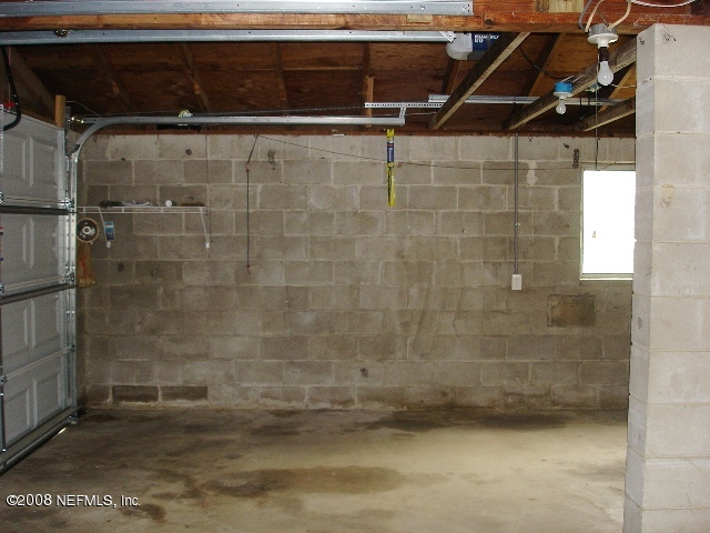 128 Slaughter Road Palatka, FL 32177 - Photo 15 of 23 garage