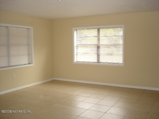 128 Slaughter Road Palatka, FL 32177 - Photo 18 of 23 living room