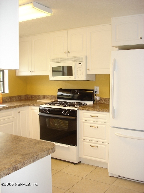 128 Slaughter Road Palatka, FL 32177 - Photo 19 of 23 kitchen