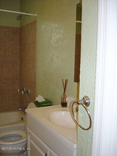 128 Slaughter Road Palatka, FL 32177 - Photo 23 of 23 bathroom