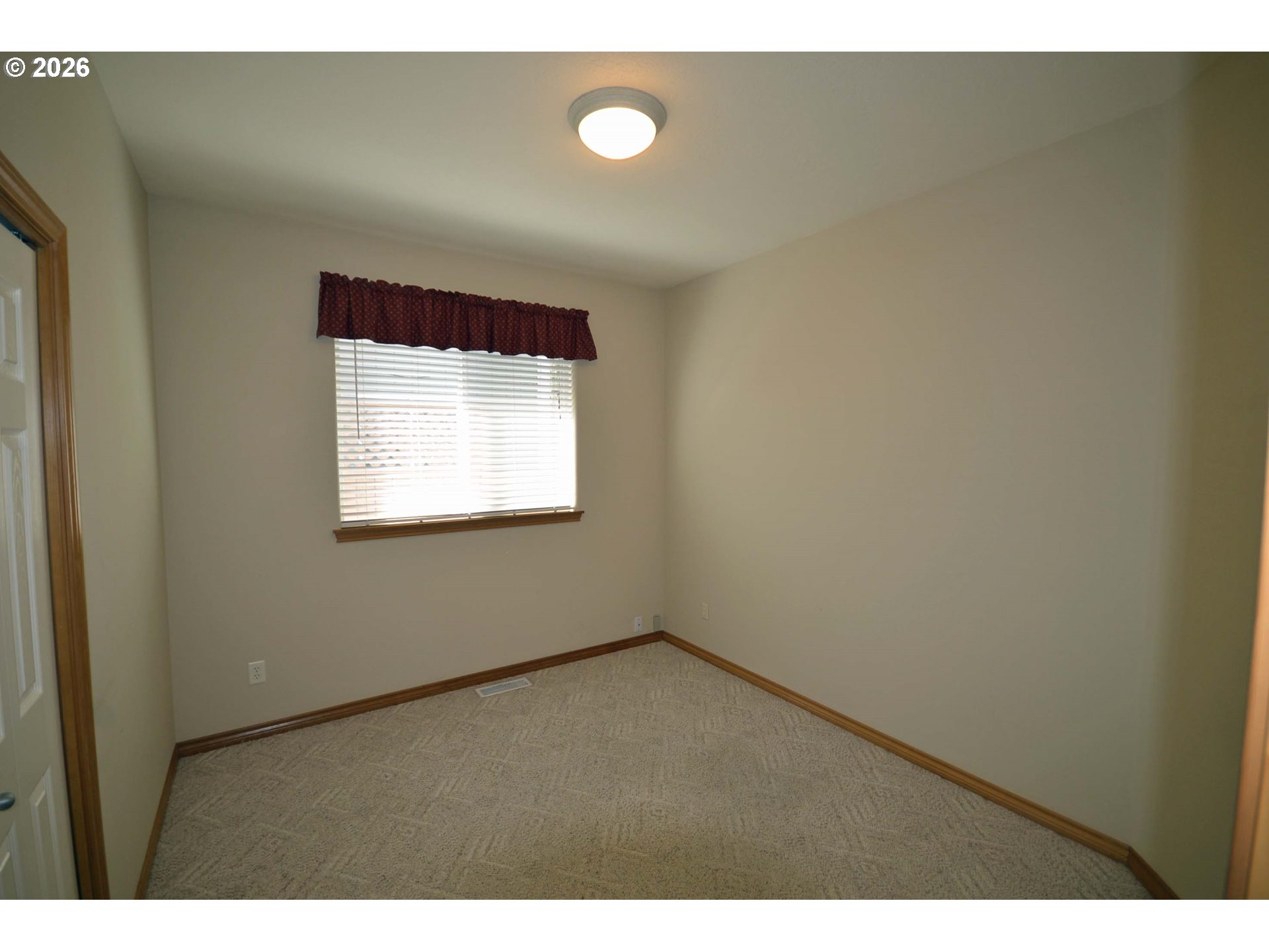 814 Henderson Road Hood River, OR 97031 - Photo 13 of 27