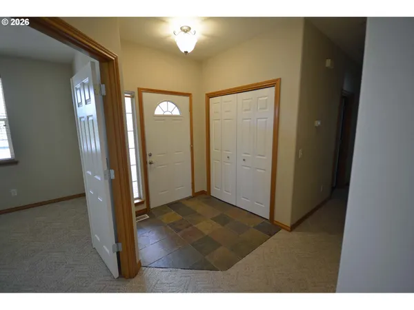 $715,000 | 814 Henderson Road, Hood River, OR 97031