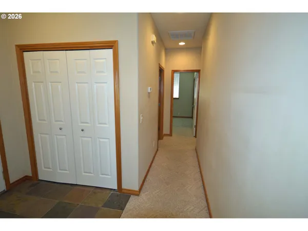 $715,000 | 814 Henderson Road, Hood River, OR 97031