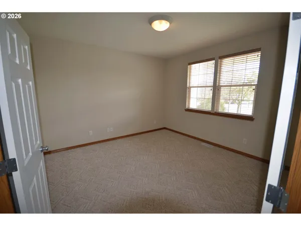 $715,000 | 814 Henderson Road, Hood River, OR 97031