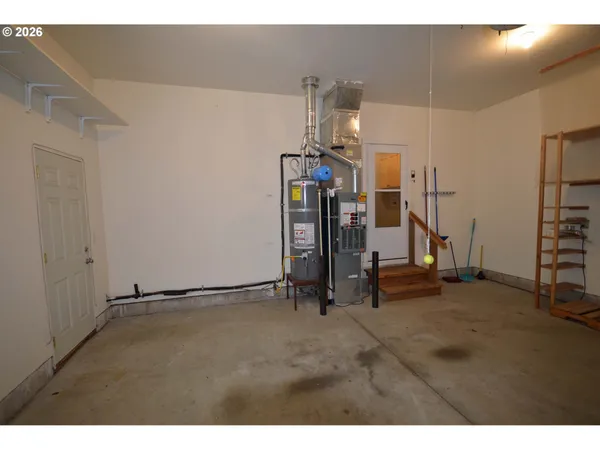 $715,000 | 814 Henderson Road, Hood River, OR 97031