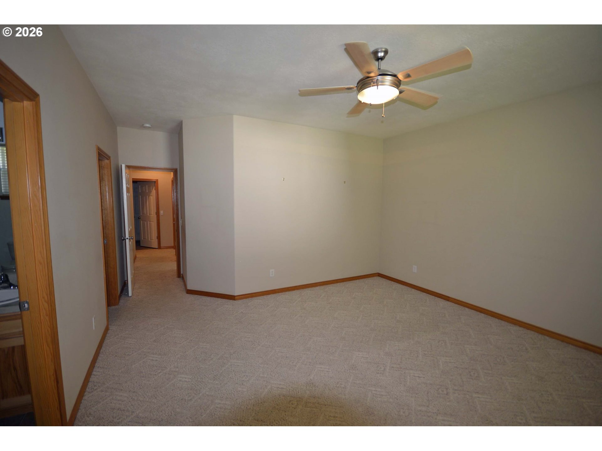 814 Henderson Road Hood River, OR 97031 - Photo 5 of 27