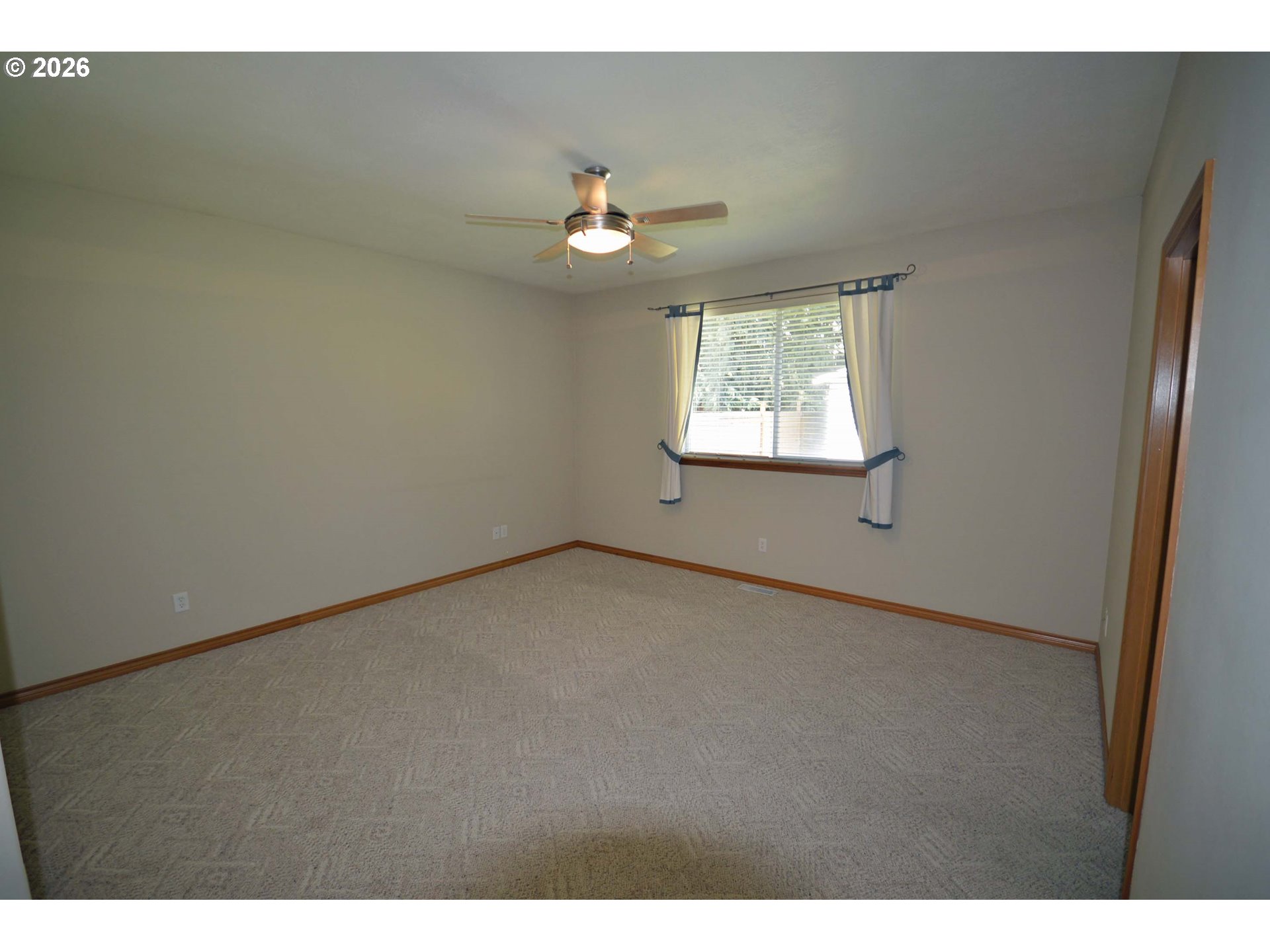 814 Henderson Road Hood River, OR 97031 - Photo 6 of 27