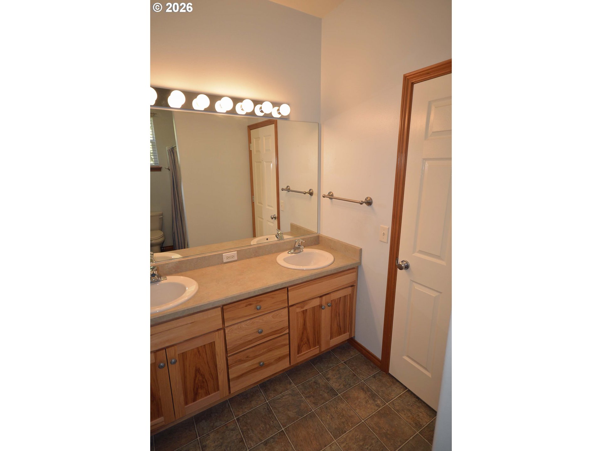 814 Henderson Road Hood River, OR 97031 - Photo 7 of 27