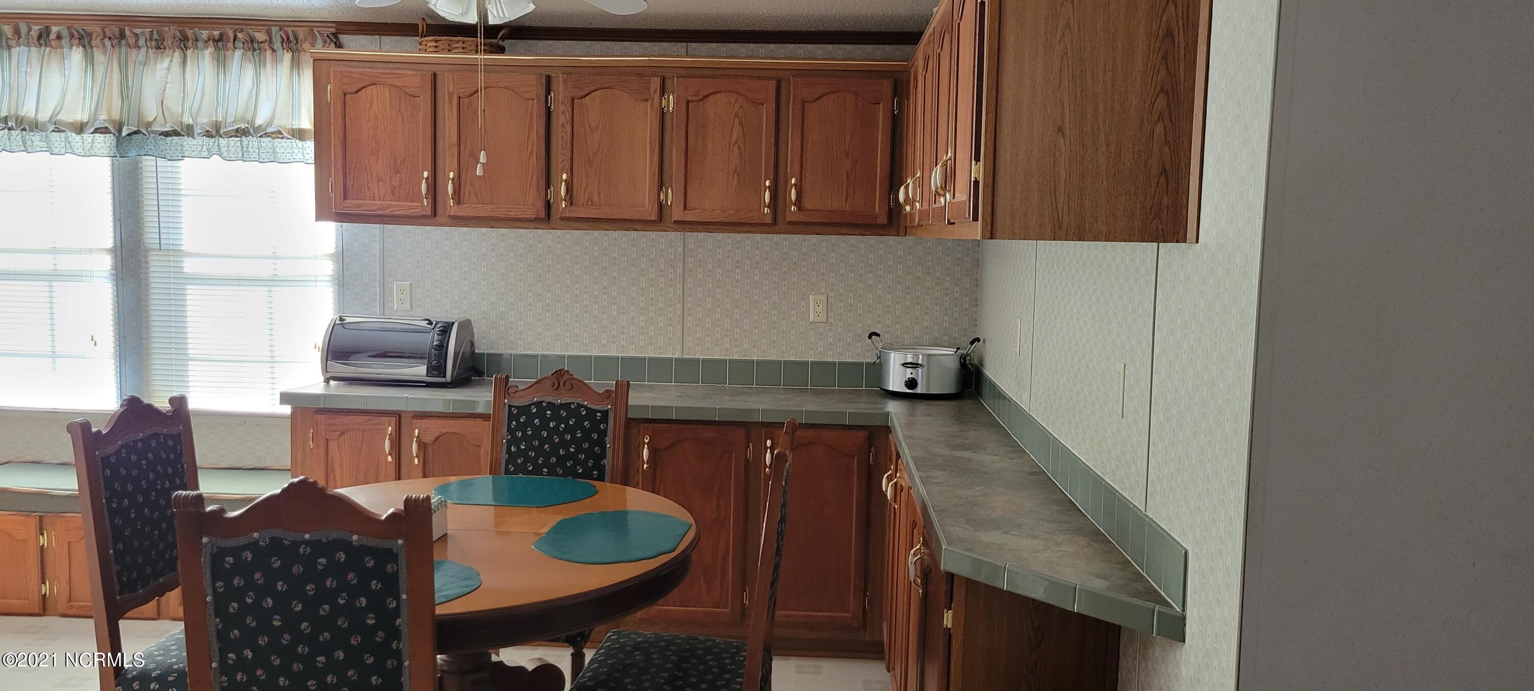 6170 Cherry Run Road Washington, NC 27889 - Photo 19 of 44 BREAKFAST AREA IN KITCHEN