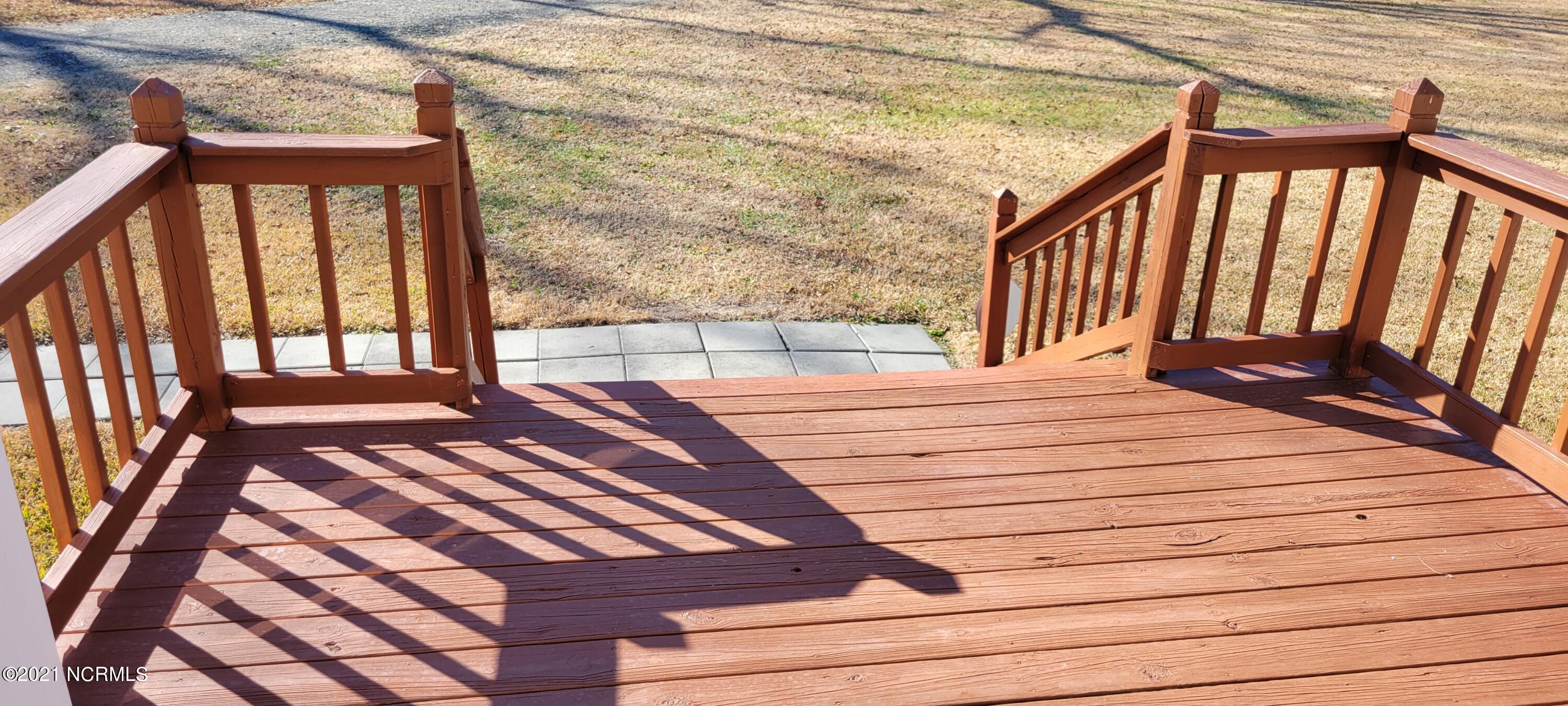 6170 Cherry Run Road Washington, NC 27889 - Photo 8 of 44 FRONT DECK