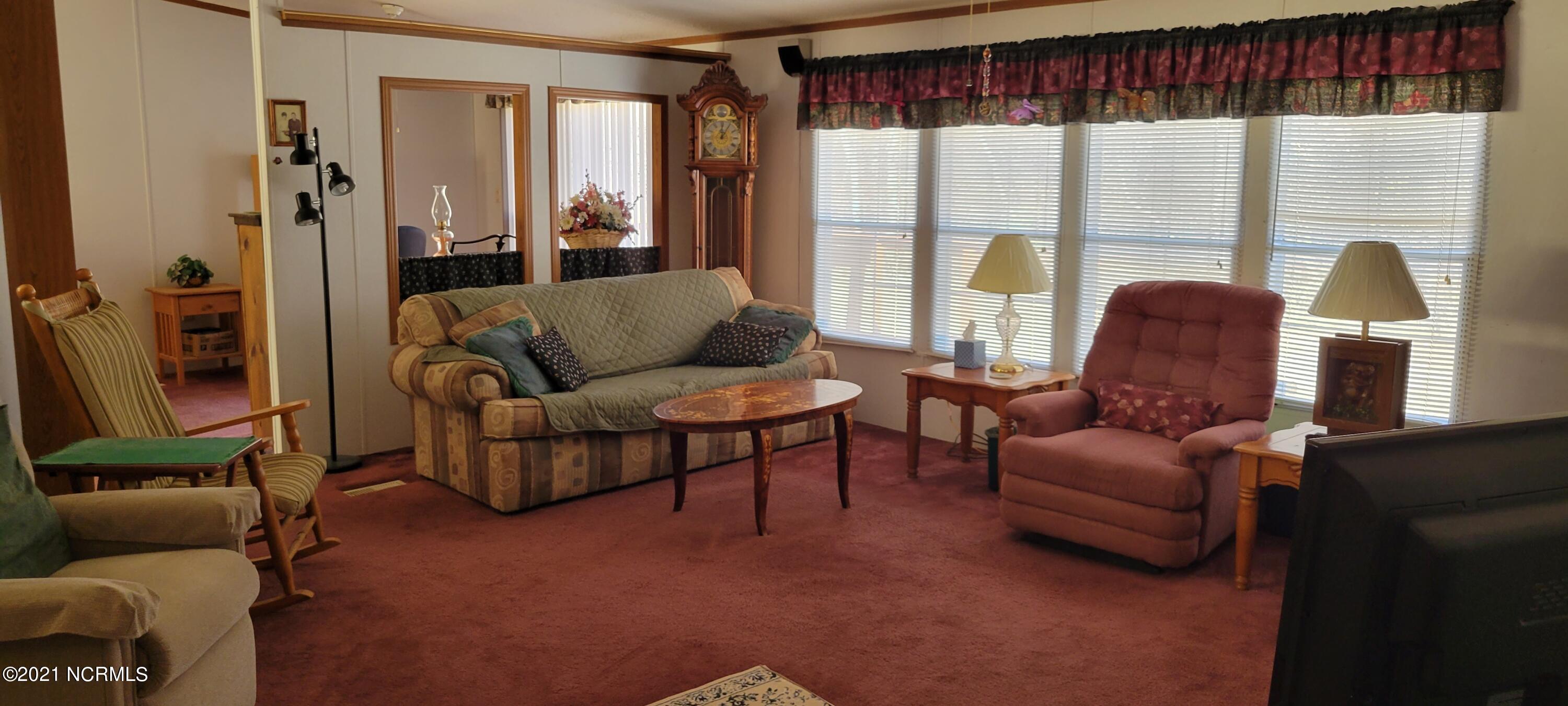 6170 Cherry Run Road Washington, NC 27889 - Photo 9 of 44 GREAT ROOM