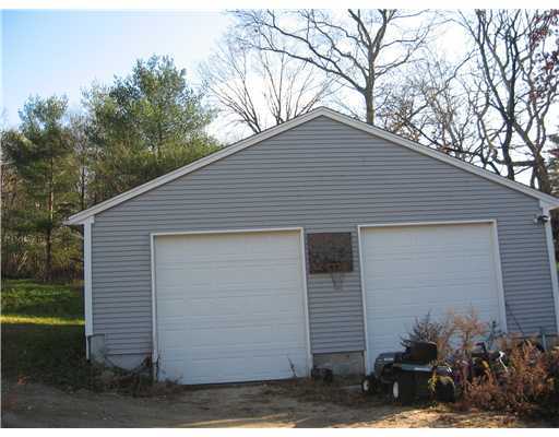 166 Fenner Hill Road Hopkinton, RI 02832 - Photo 4 of 6 Parking Lot/Garage.