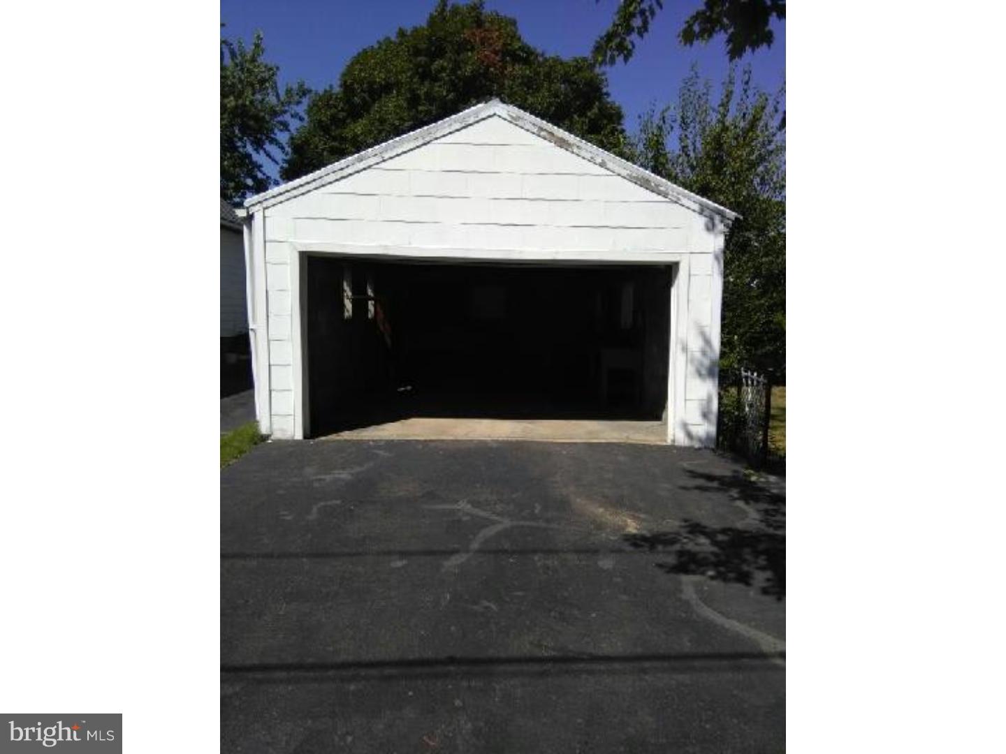 487 Klockner Road Trenton, NJ 08619 - Photo 4 of 6 Garage