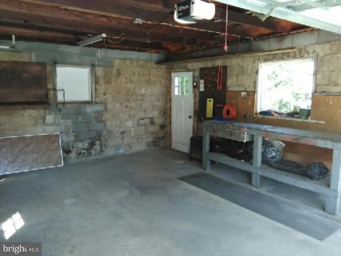 487 Klockner Road Trenton, NJ 08619 - Photo 6 of 6 Garage