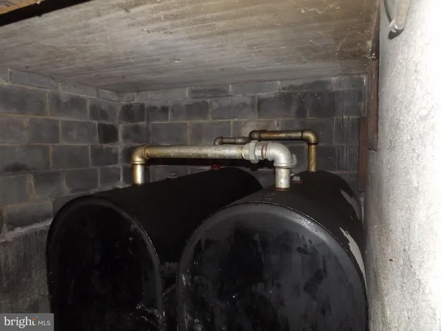 a view of utility room