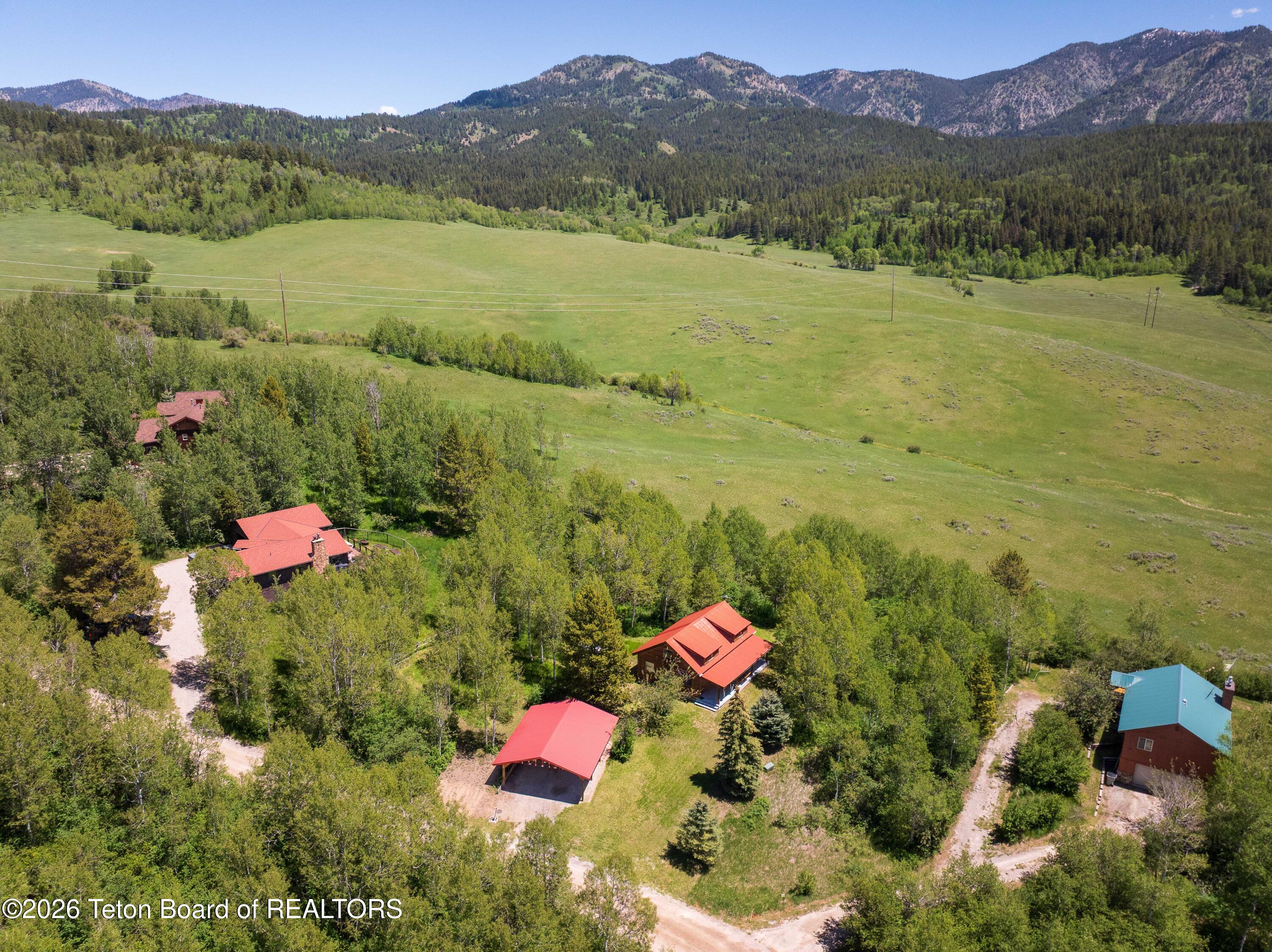 150 Chokecherry Drive Alpine, WY 83128 - Photo 5 of 53 150 Chokecherry_0379_D