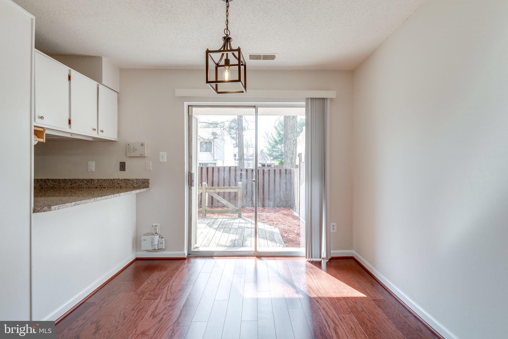 2364 Southgate Square Reston, VA 20191 - Photo 11 of 30 Dining Area