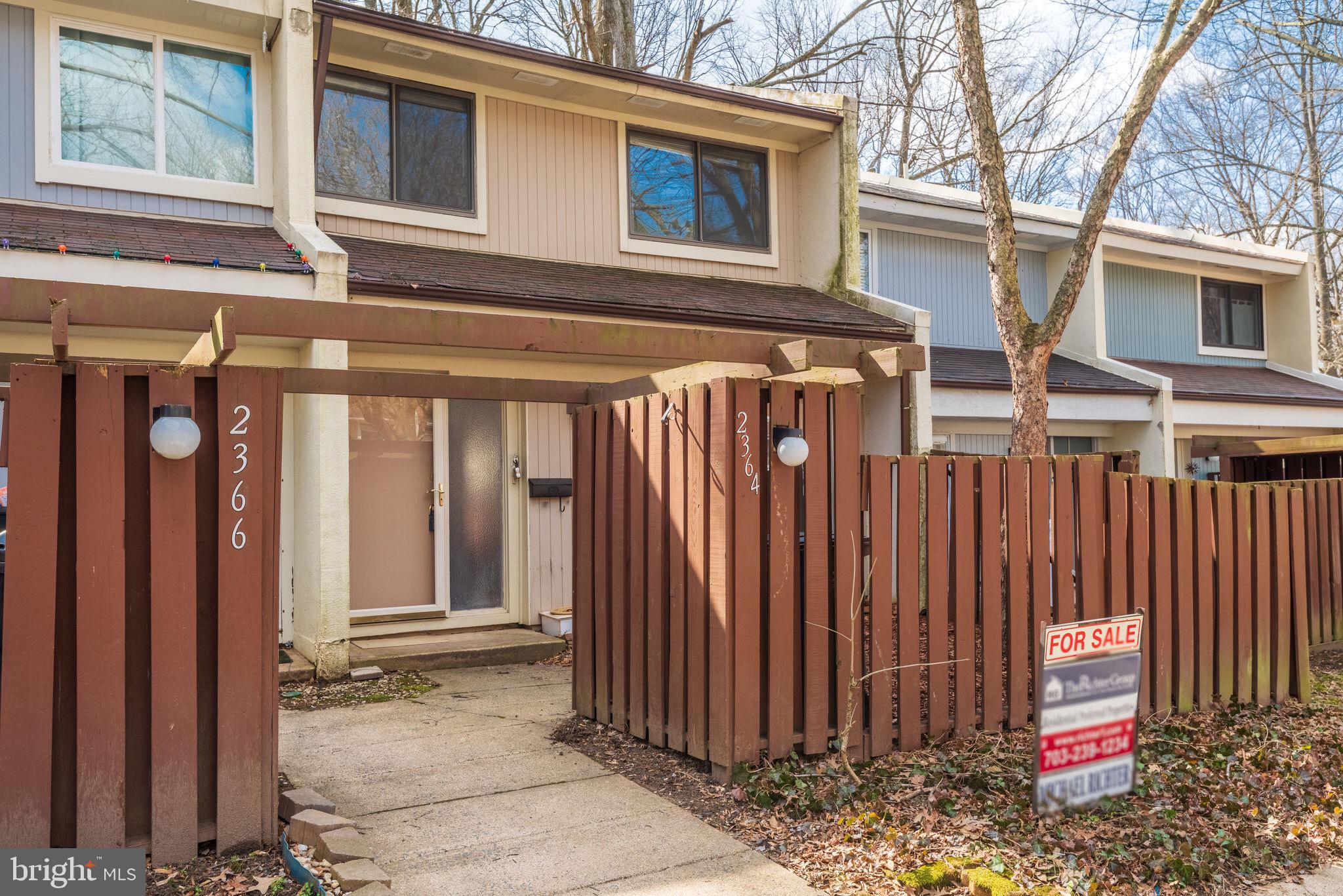 2364 Southgate Square Reston, VA 20191 - Photo 3 of 30 Exterior Front