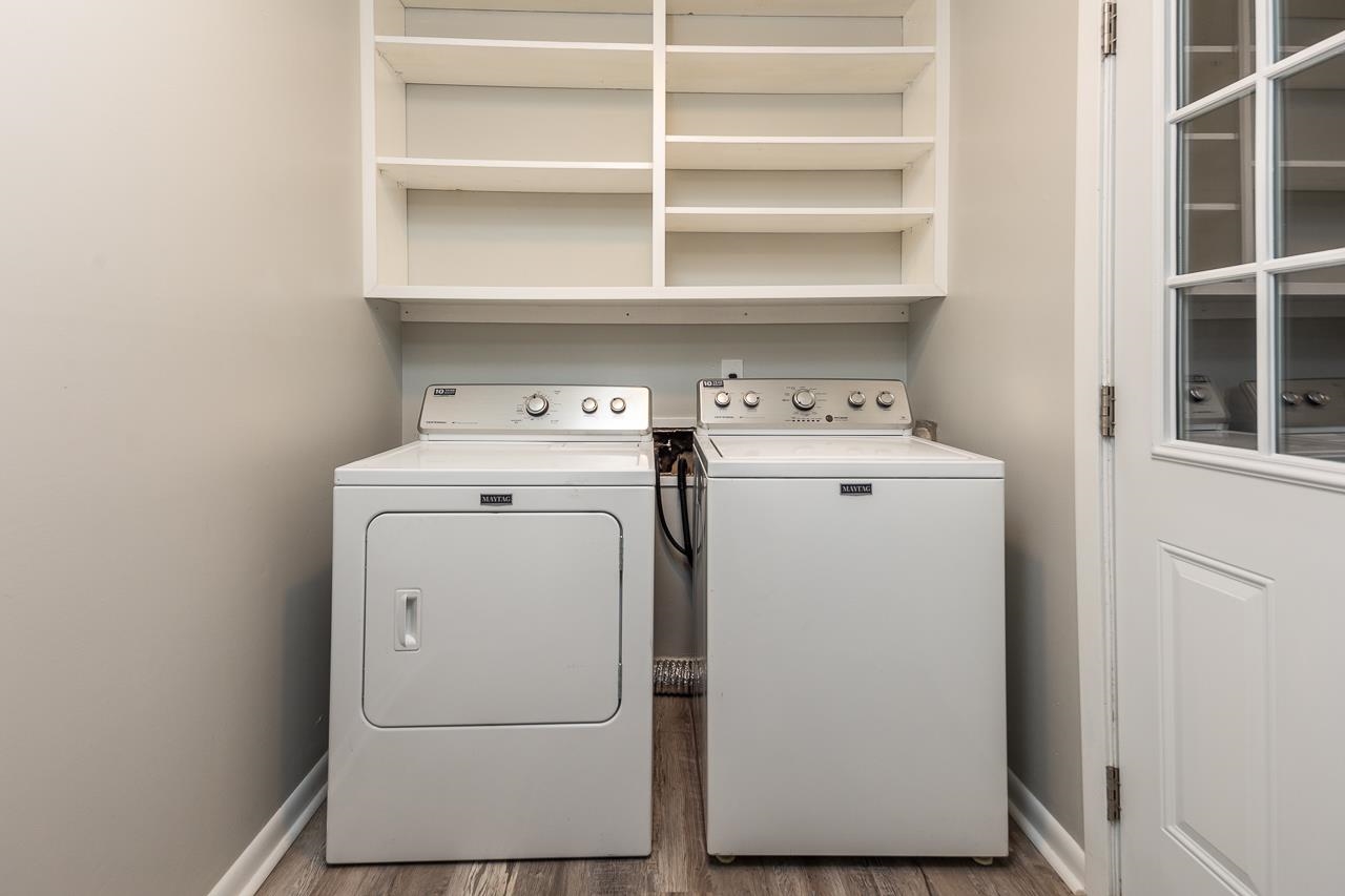 3620 Oak Road Bartlett, TN 38135 - Photo 8 of 28 Laundry room right off of Garage (washer/dryer remain)