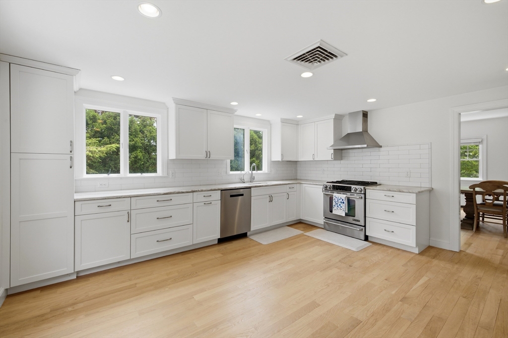 181 Rutledge Road Belmont, MA 02478 - Photo 4 of 40
