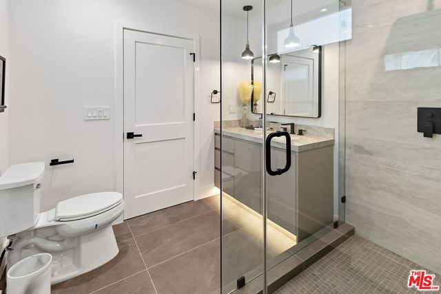 $13,500 | 13013 Killion Street, Sherman Oaks, CA 91401