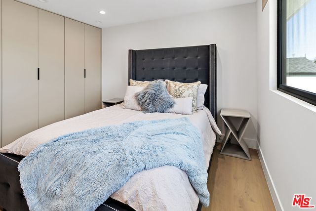 $13,500 | 13013 Killion Street, Sherman Oaks, CA 91401