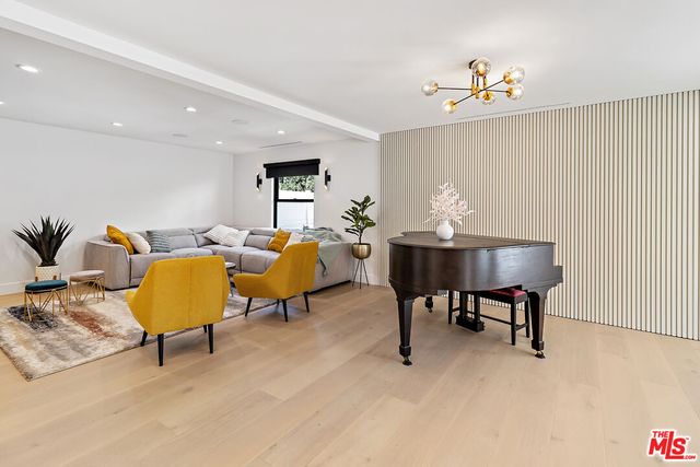 $13,500 | 13013 Killion Street, Sherman Oaks, CA 91401