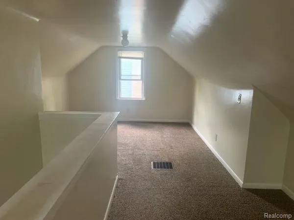 $1,000 | 20565 Negaunee, Redford, MI 48240