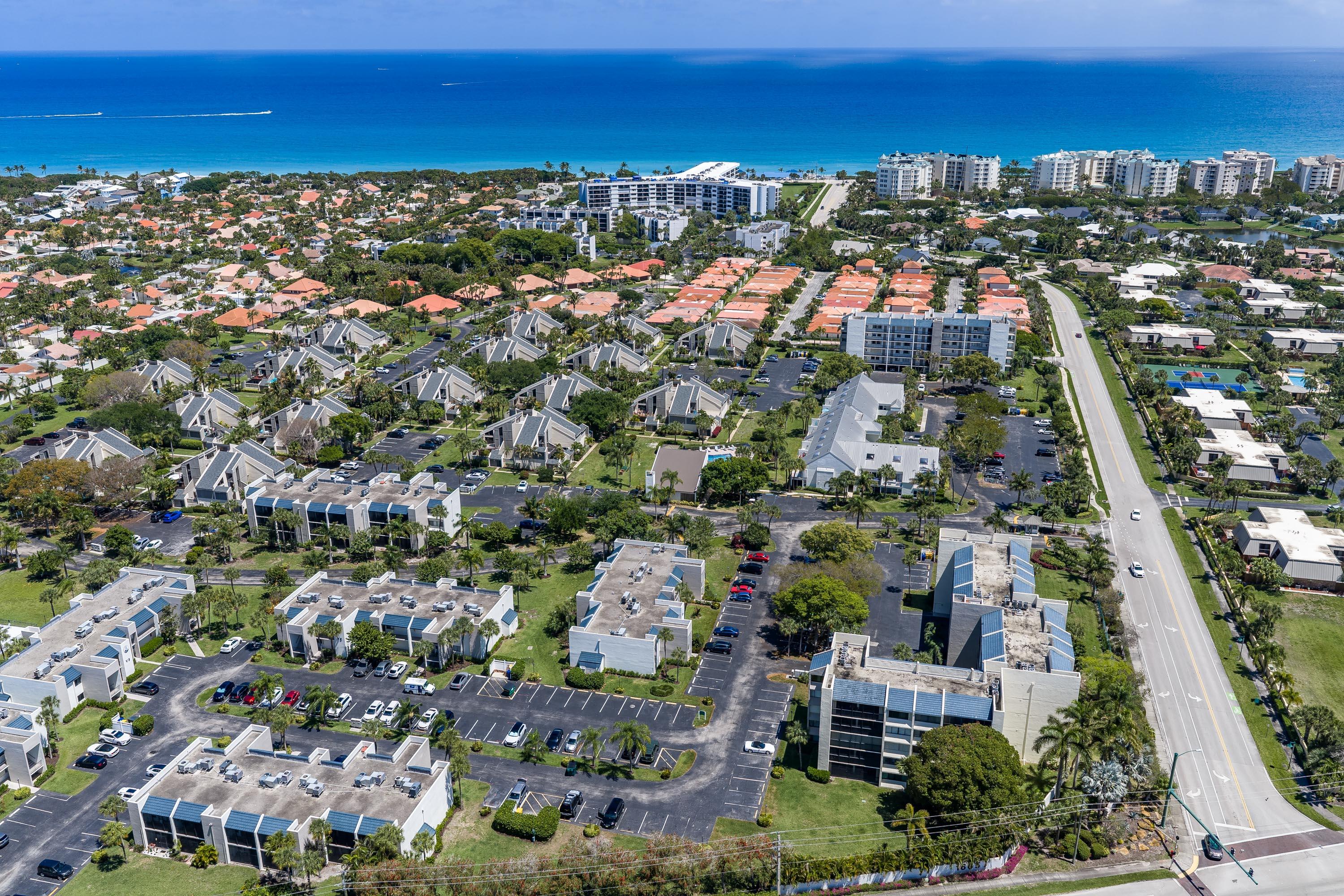 1605 Highway 1, Unit 303M1 Jupiter, FL 33477 - Photo 39 of 42 a view of city and ocean