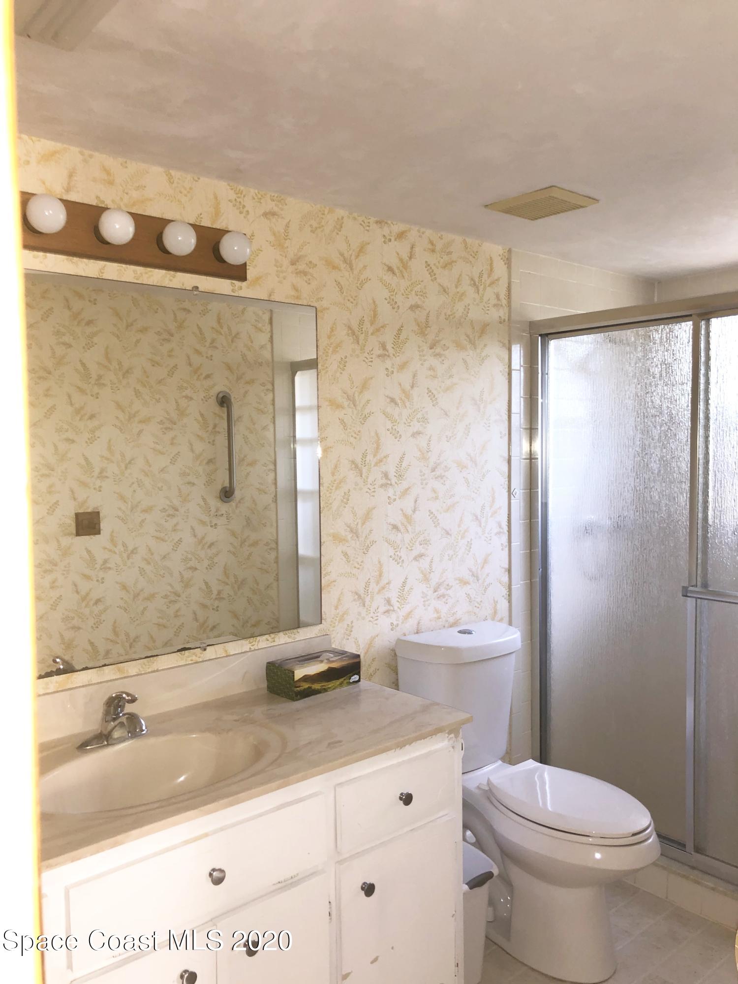 3627 Canal Road Edgewater, FL 32141 - Photo 22 of 33 24-Master Bath