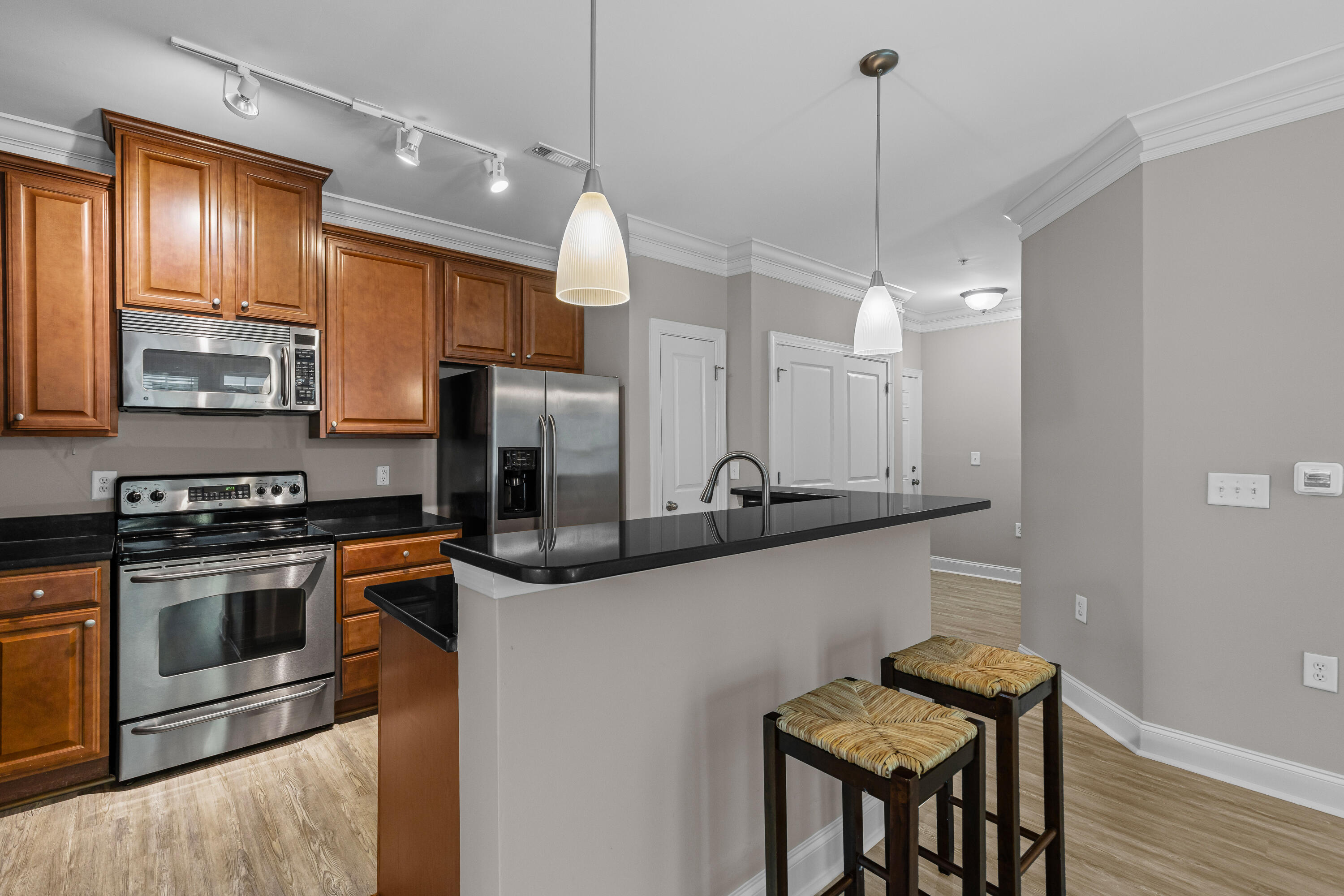 2000 Belle Isle Avenue, Unit 106 Mount Pleasant, SC 29464 - Photo 11 of 26 1G1A0852