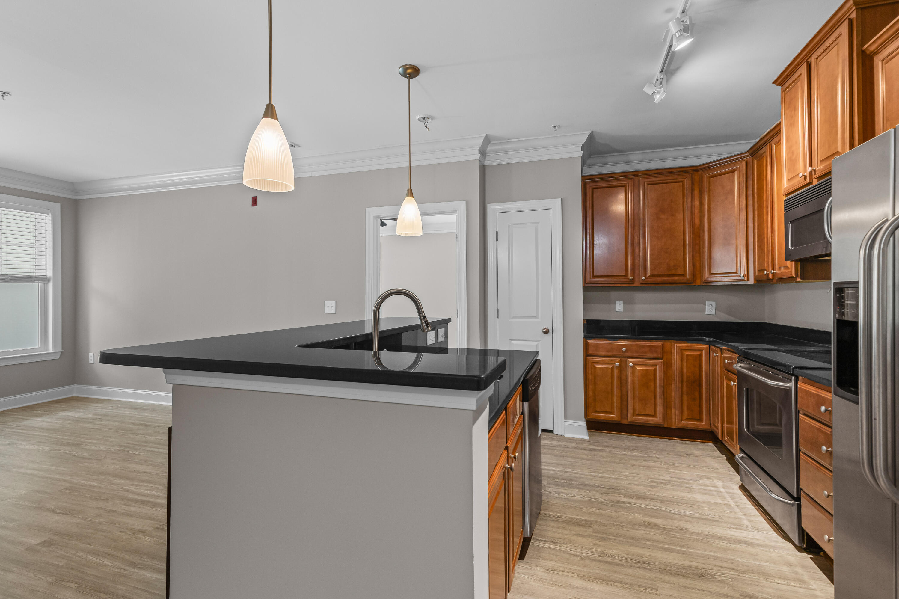 2000 Belle Isle Avenue, Unit 106 Mount Pleasant, SC 29464 - Photo 13 of 26 1G1A0847