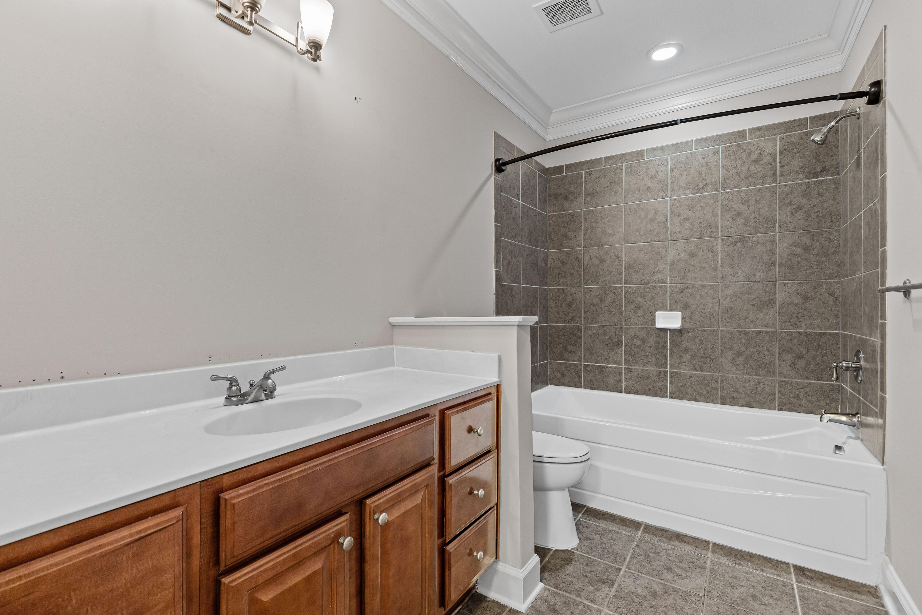 2000 Belle Isle Avenue, Unit 106 Mount Pleasant, SC 29464 - Photo 20 of 26 1G1A0897