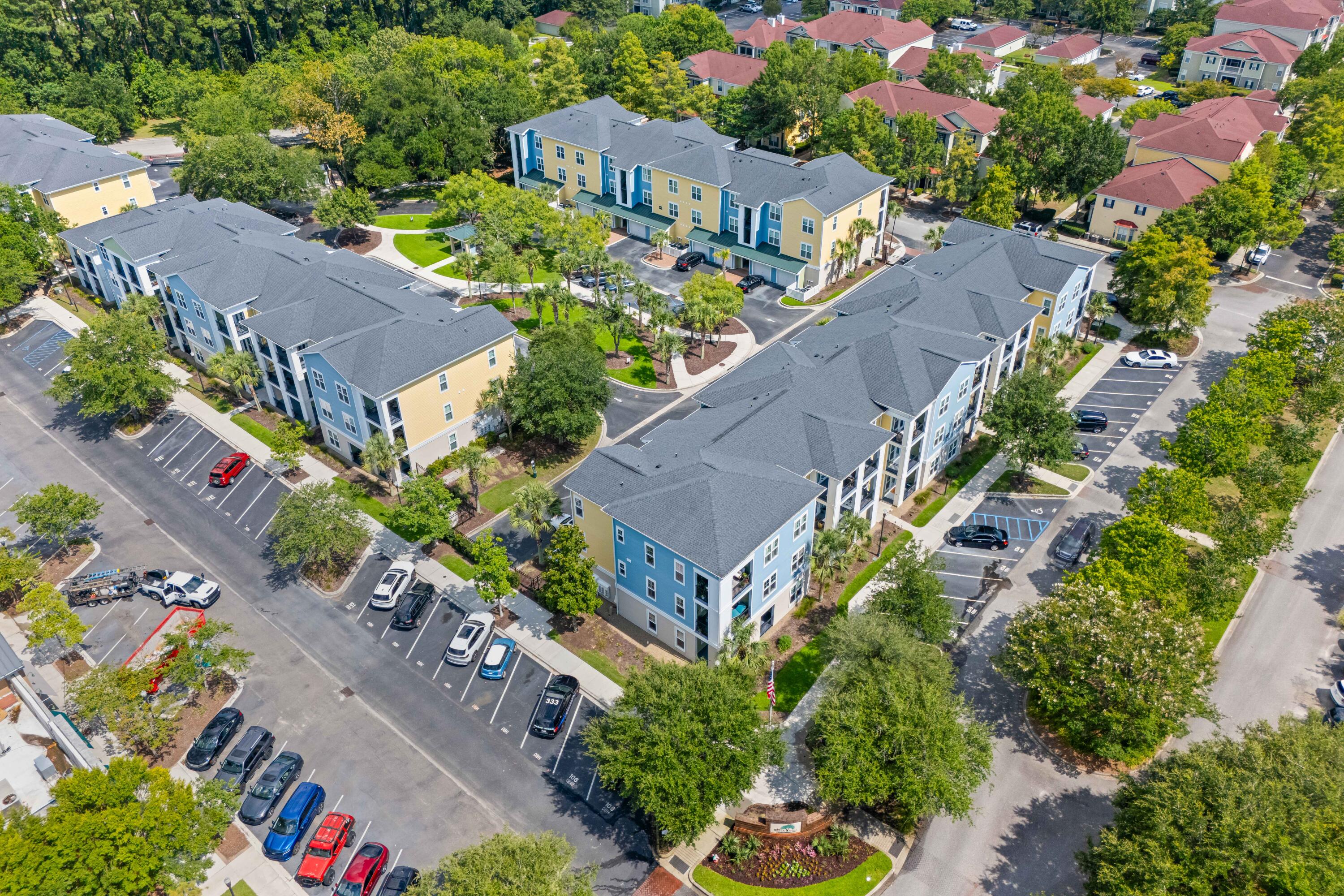 2000 Belle Isle Avenue, Unit 106 Mount Pleasant, SC 29464 - Photo 24 of 26 DJI_20250502193225_0952_D_DJI