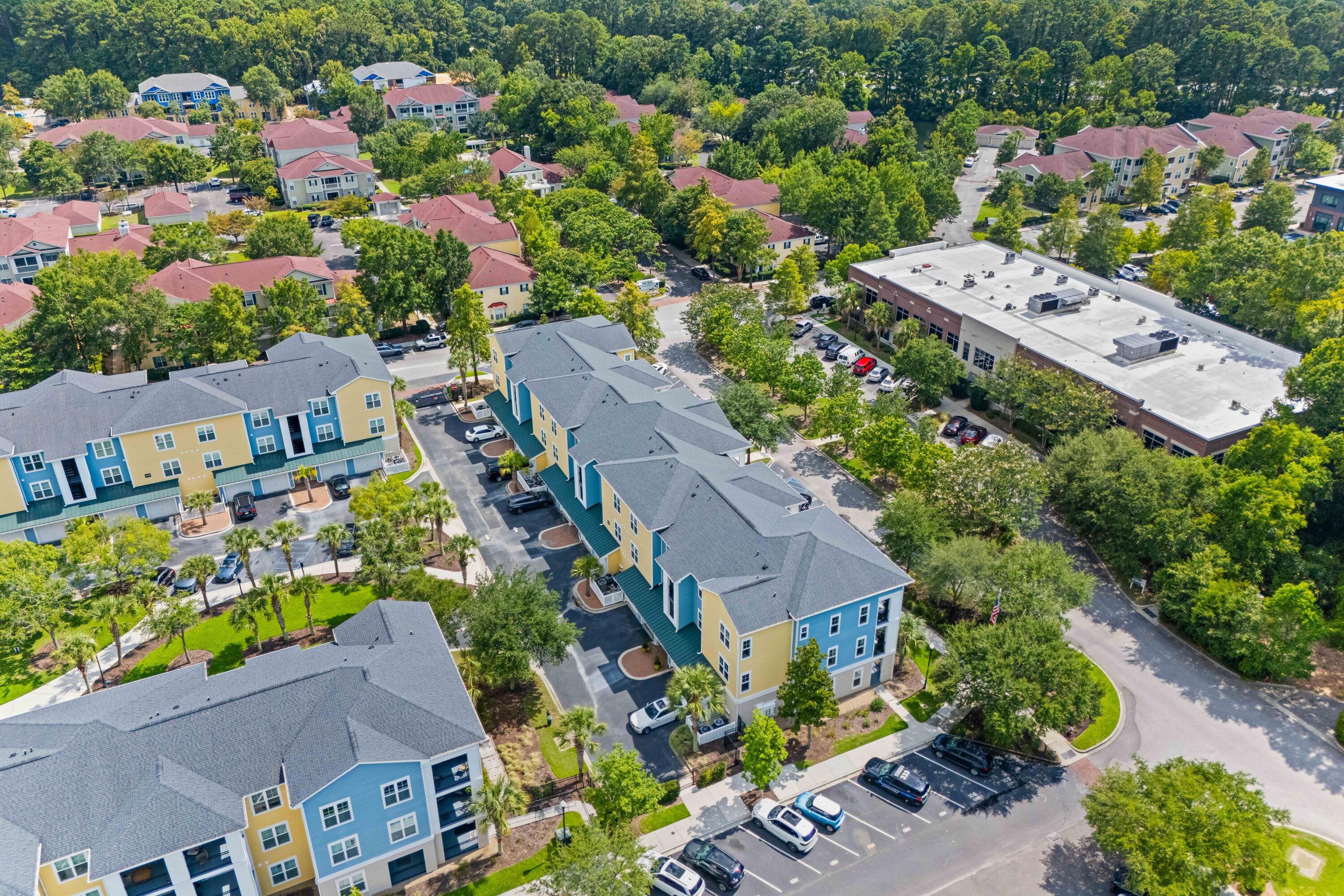 2000 Belle Isle Avenue, Unit 106 Mount Pleasant, SC 29464 - Photo 25 of 26 DJI_20250502193257_0958_D_DJI