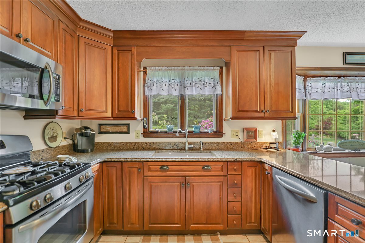 50 Isleib Road Marlborough, CT 06447 - Photo 8 of 36