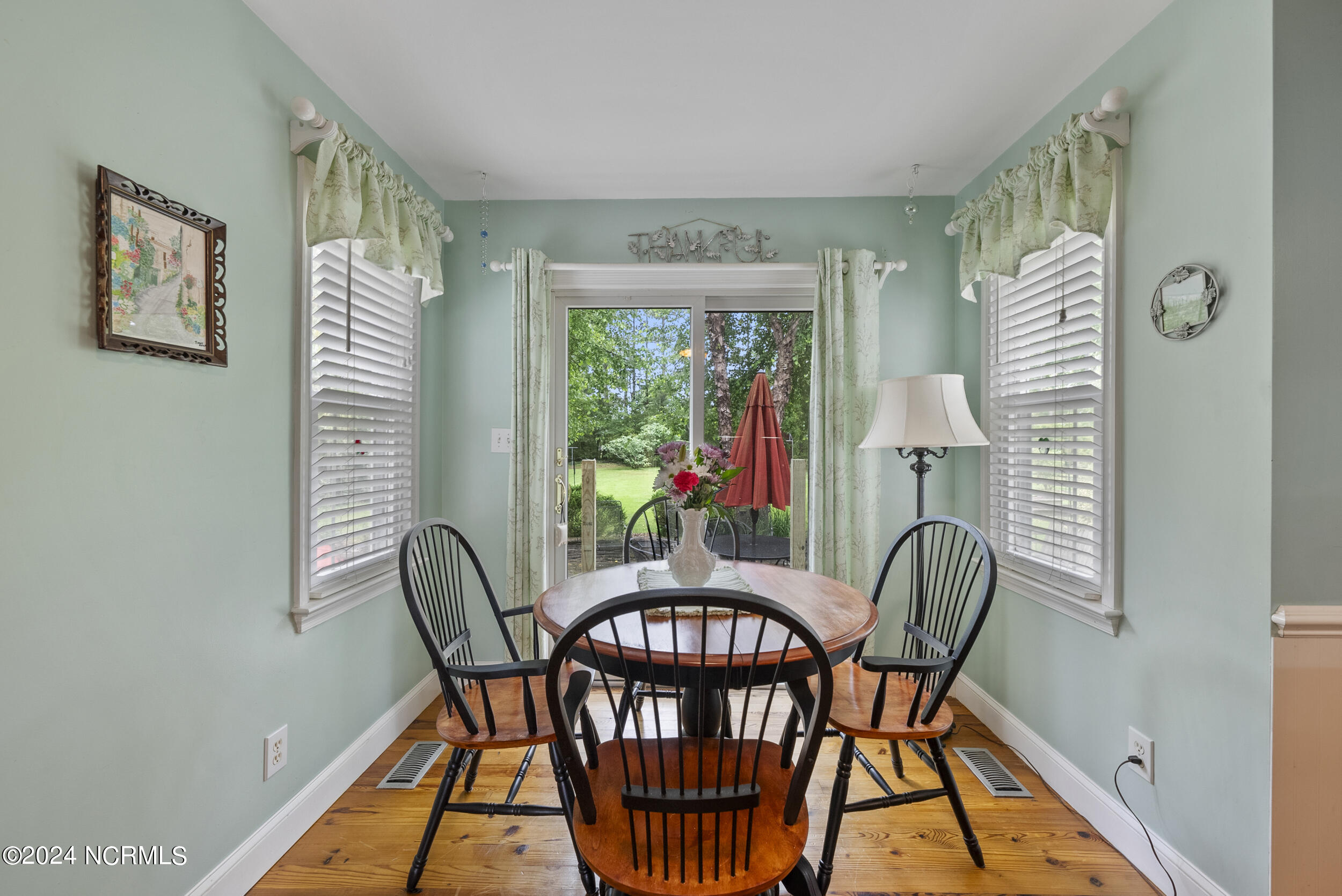 116 South Landing Road Moyock, NC 27958 - Photo 18 of 51 Breakfast area