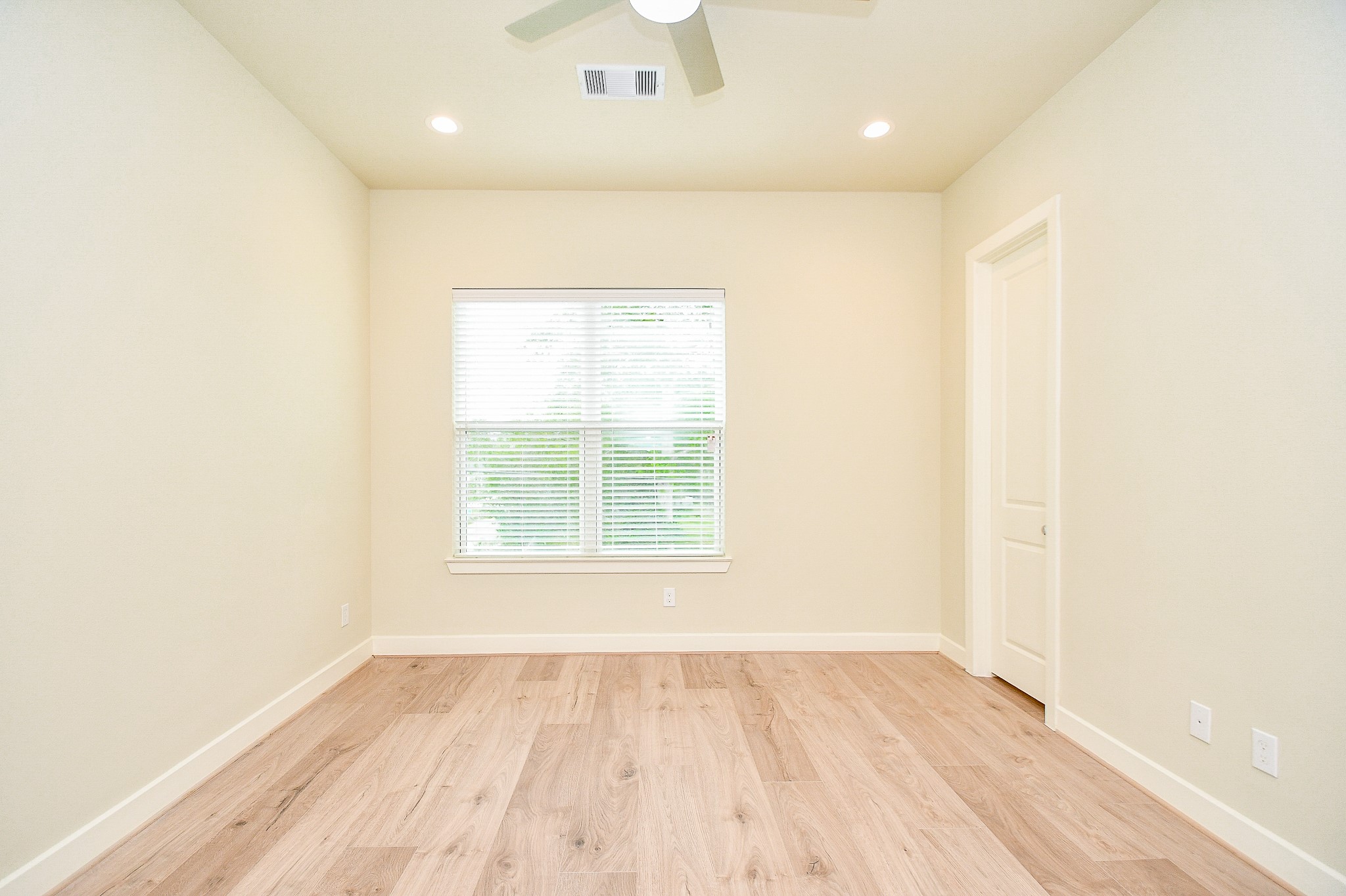 2307 Warhol Way Houston, TX 77091 - Photo 21 of 31