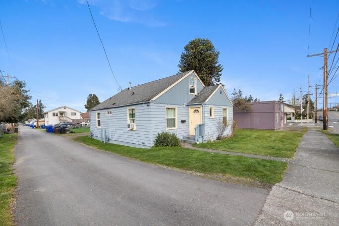 3013 19th Street Everett, WA 98201 - Photo 2 of 31