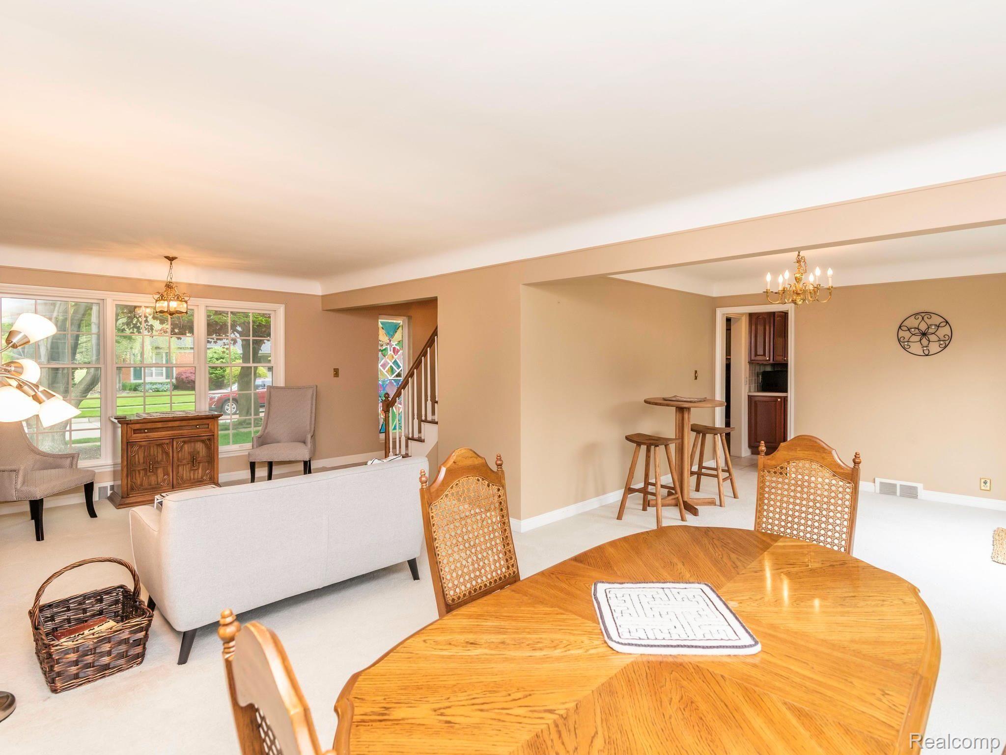 563 North Rosedale Court Grosse Pointe, MI 48236 - Photo 11 of 75 026_11.jpg